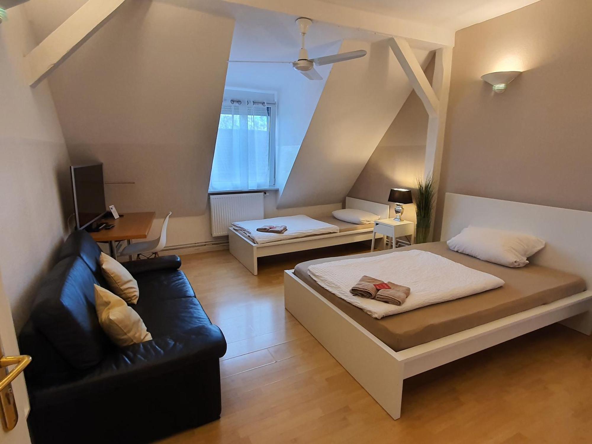 Colodging - Private & Kitchen Homestay