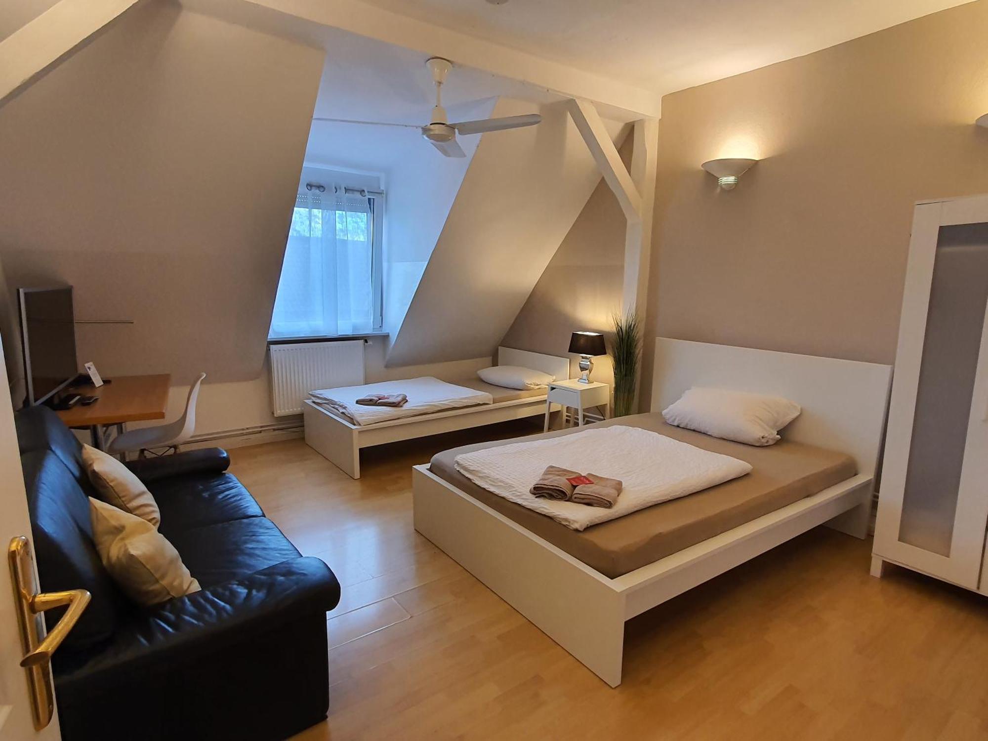 Colodging - Private & Kitchen *